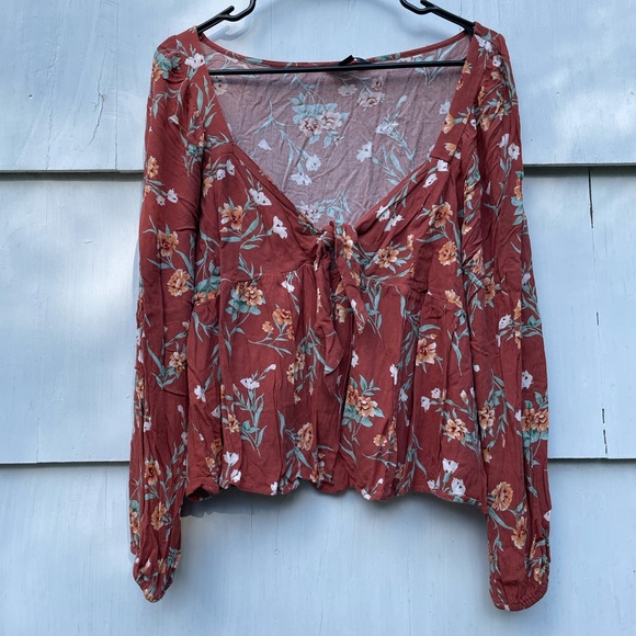 Cute American eagle top - Picture 1 of 2